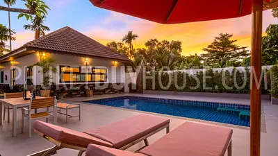 CHA6901: 5 bedroom villa with a large plot of land in Chalong. Photo #13