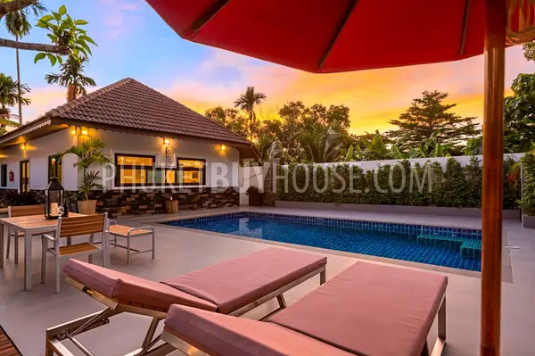 CHA6901: 5 bedroom villa with a large plot of land in Chalong. Photo #13