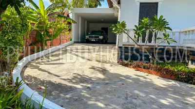 CHA6901: 5 bedroom villa with a large plot of land in Chalong. Photo #49