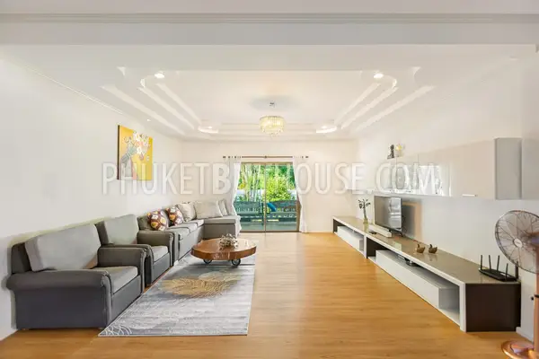 CHA6901: 5 bedroom villa with a large plot of land in Chalong. Photo #19
