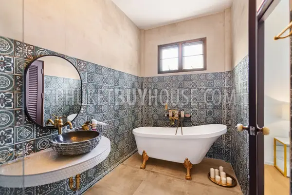 CHA6901: 5 bedroom villa with a large plot of land in Chalong. Photo #22