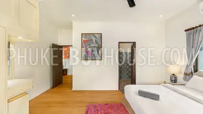 CHA6901: 5 bedroom villa with a large plot of land in Chalong. Photo #11