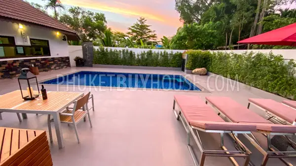 CHA6901: 5 bedroom villa with a large plot of land in Chalong. Photo #41