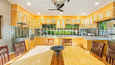 CHA6901: 5 bedroom villa with a large plot of land in Chalong. Photo #6