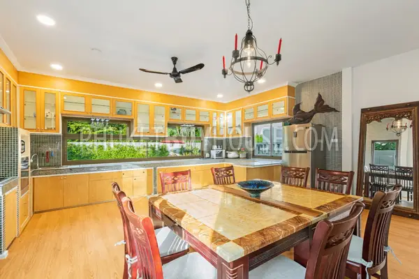 CHA6901: 5 bedroom villa with a large plot of land in Chalong. Photo #42