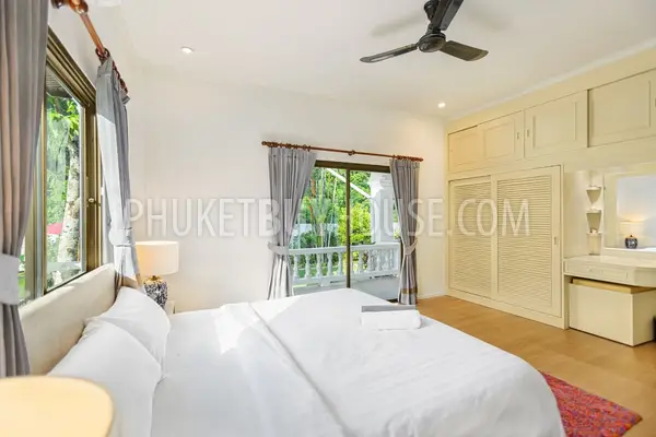 CHA6901: 5 bedroom villa with a large plot of land in Chalong. Photo #37