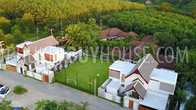 BAN6848: Complex of 2 Villas with a football field in Bang Tao area. Fotoğraf #33