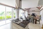 KAT6896: Luxury Villa for 4 bedrooms near Kata Noi beach. Thumbnail #5