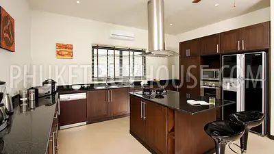 NAI5467: Ultimate Retreat: 8-Bedroom Luxury Villa in Phuket near Nai Harn Beach. Photo #16