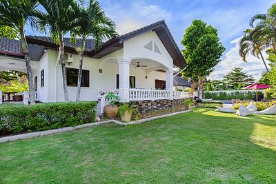 CHA6901: 5 bedroom villa with a large plot of land in Chalong. Photo #41