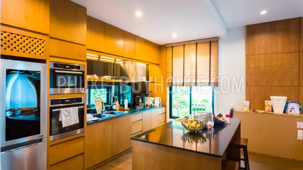 NAI22232: Luxurious Modern Villa with 3 Bedrooms in the Heart of Nai Harn. Photo #3