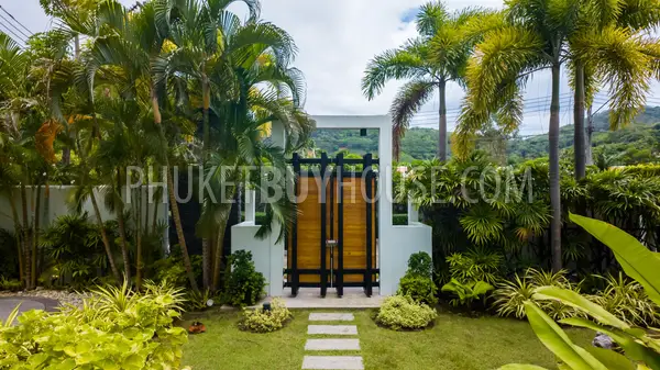 NAI22232: Luxurious Modern Villa with 3 Bedrooms in the Heart of Nai Harn. Photo #30