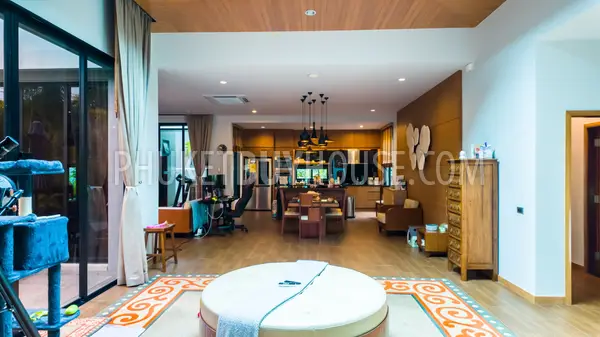 NAI22232: Luxurious Modern Villa with 3 Bedrooms in the Heart of Nai Harn. Photo #36