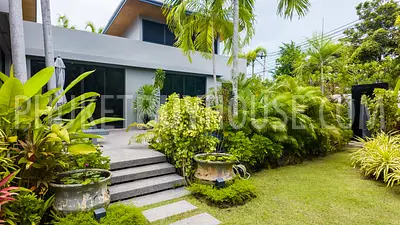 NAI22232: Luxurious Modern Villa with 3 Bedrooms in the Heart of Nai Harn. Photo #2