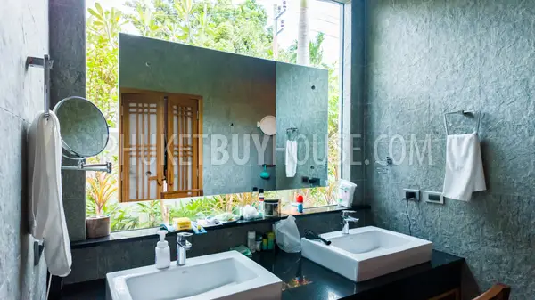 NAI22232: Luxurious Modern Villa with 3 Bedrooms in the Heart of Nai Harn. Photo #12