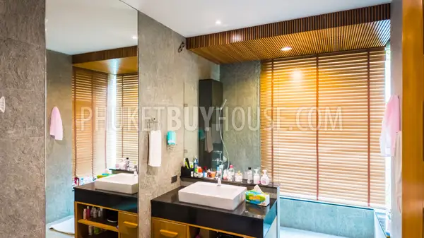 NAI22232: Luxurious Modern Villa with 3 Bedrooms in the Heart of Nai Harn. Photo #48