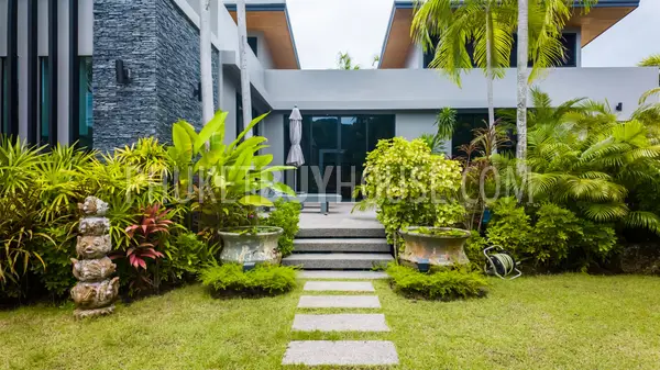 NAI22232: Luxurious Modern Villa with 3 Bedrooms in the Heart of Nai Harn. Photo #1