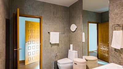 NAI22232: Luxurious Modern Villa with 3 Bedrooms in the Heart of Nai Harn. 照片 #34
