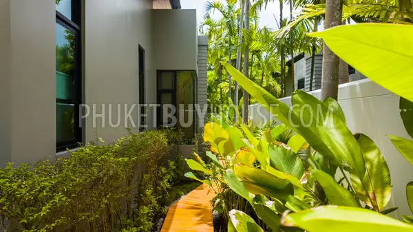 NAI22232: Luxurious Modern Villa with 3 Bedrooms in the Heart of Nai Harn. Photo #10