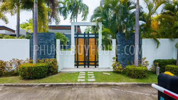 NAI22232: Luxurious Modern Villa with 3 Bedrooms in the Heart of Nai Harn. Photo #39