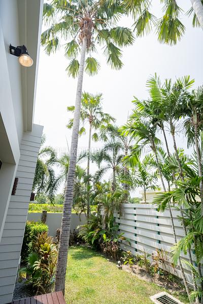 NAI7311: Four Bedroom Pool Villa in Nai Harn. Photo #26