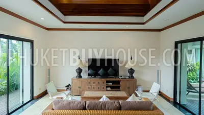 NAI7311: Four Bedroom Pool Villa in Nai Harn. Photo #6
