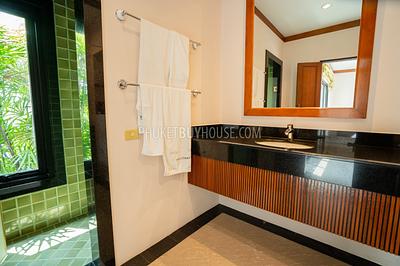 NAI7311: Four Bedroom Pool Villa in Nai Harn. Photo #17
