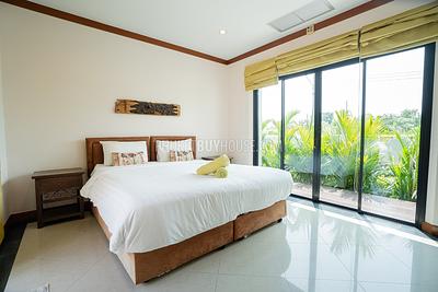 NAI7311: Four Bedroom Pool Villa in Nai Harn. Photo #5