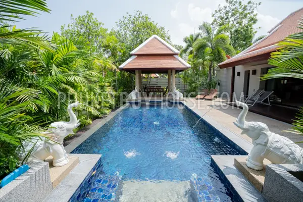 NAI7311: Four Bedroom Pool Villa in Nai Harn. Photo #39