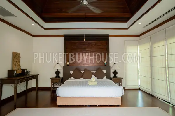 NAI7311: Four Bedroom Pool Villa in Nai Harn. Photo #14
