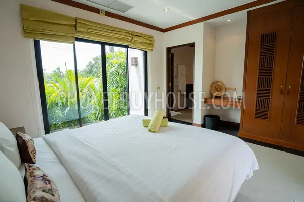 NAI7311: Four Bedroom Pool Villa in Nai Harn. Photo #10