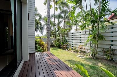 NAI7311: Four Bedroom Pool Villa in Nai Harn. Photo #28