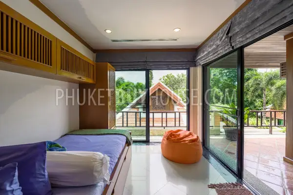 NAI7157: Majestic 4-Bedroom Villa in Naiharn. Photo #20