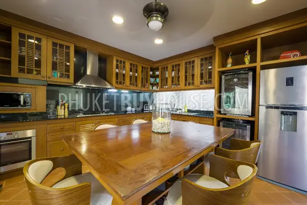 NAI7157: Majestic 4-Bedroom Villa in Naiharn. Photo #15