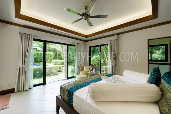 NAI7157: Majestic 4-Bedroom Villa in Naiharn. Photo #13