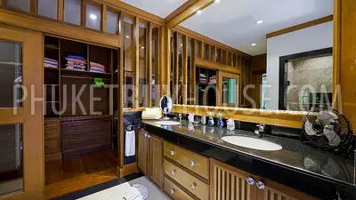 NAI7157: Majestic 4-Bedroom Villa in Naiharn. Photo #8