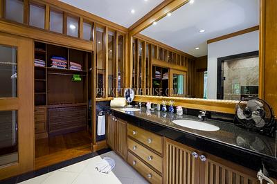 NAI7157: Majestic 4-Bedroom Villa in Naiharn. Photo #8