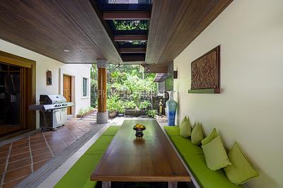 NAI7157: Majestic 4-Bedroom Villa in Naiharn. Photo #12