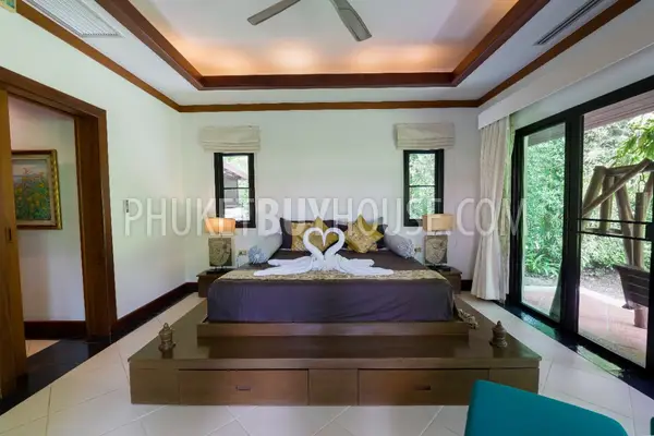 NAI7157: Majestic 4-Bedroom Villa in Naiharn. Photo #7