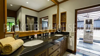 NAI7157: Majestic 4-Bedroom Villa in Naiharn. Photo #28