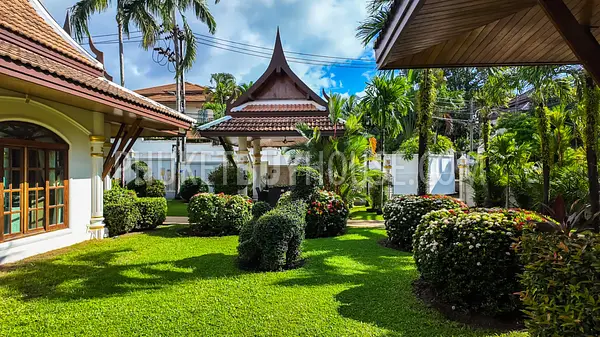 RAW22264: Exclusive 3-Bedroom Villa in Rawai: A Fusion of Maximalist Elegance and Thai Tradition. Photo #9