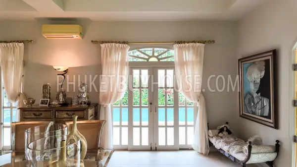 RAW22264: Exclusive 3-Bedroom Villa in Rawai: A Fusion of Maximalist Elegance and Thai Tradition. Photo #12