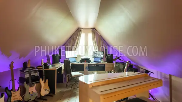 RAW22264: Exclusive 3-Bedroom Villa in Rawai: A Fusion of Maximalist Elegance and Thai Tradition. Photo #29