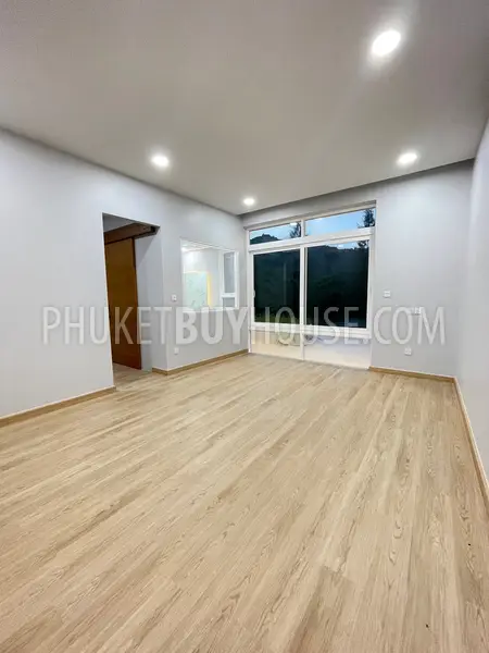 KTH22270: Enjoy Beautiful Mountain Views in This 4 Bedroom Villa for Sale in Kathu. Fotoğraf #26