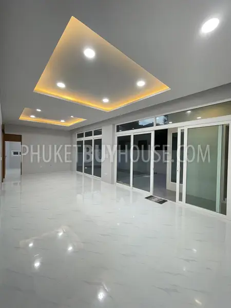 KTH22270: Enjoy Beautiful Mountain Views in This 4 Bedroom Villa for Sale in Kathu. Fotoğraf #15