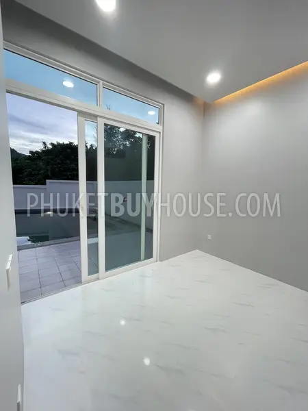 KTH22270: Enjoy Beautiful Mountain Views in This 4 Bedroom Villa for Sale in Kathu. Fotoğraf #19