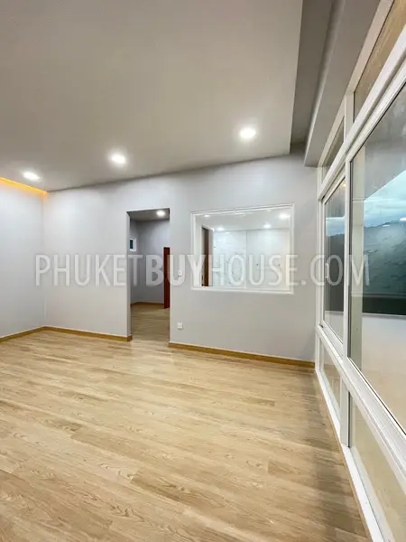 KTH22270: Enjoy Beautiful Mountain Views in This 4 Bedroom Villa for Sale in Kathu. Fotoğraf #48