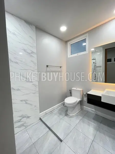 KTH22270: Enjoy Beautiful Mountain Views in This 4 Bedroom Villa for Sale in Kathu. Fotoğraf #36