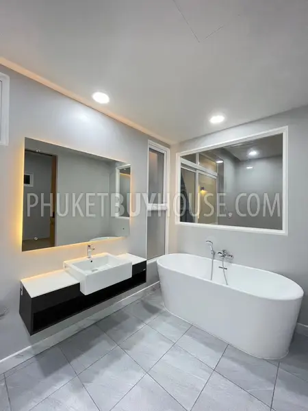 KTH22270: Enjoy Beautiful Mountain Views in This 4 Bedroom Villa for Sale in Kathu. Fotoğraf #27
