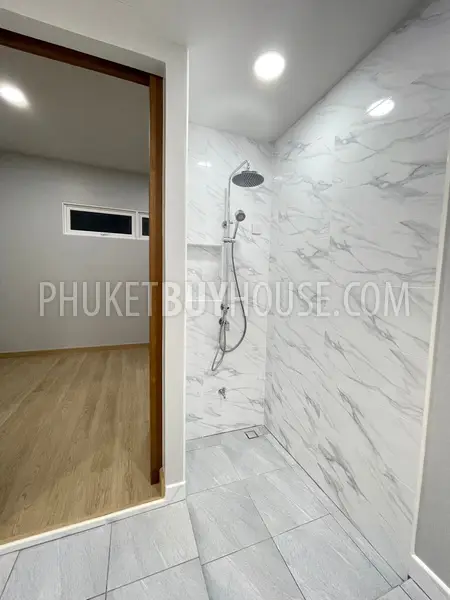KTH22270: Enjoy Beautiful Mountain Views in This 4 Bedroom Villa for Sale in Kathu. Fotoğraf #42